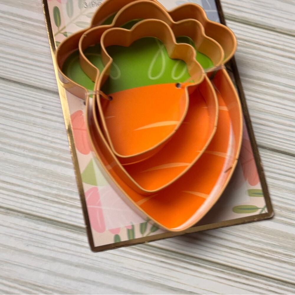 CWC Orange  Carrot Shape Three Piece Cookie Cutter Set - Picture 8 of 8